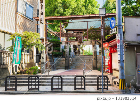 福岡　博多祇園山笠の神事を司る櫛田神社　南神門 131982314