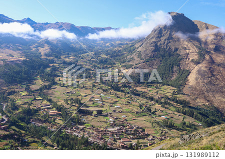 Nice view of the town of Pisac from the ruins with the same name in Cusco. 131989112