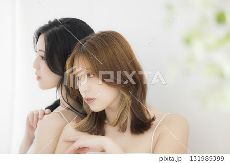 仲良し美人姉妹 仲良し美人姉妹 131989399