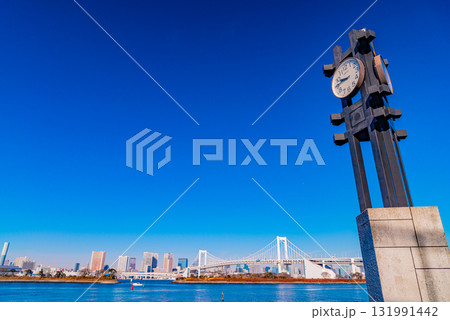 【東京都】お台場海浜公園から見るレインボーブリッジ 【東京都】お台場海浜公園から見るレインボーブリッジ 131991442