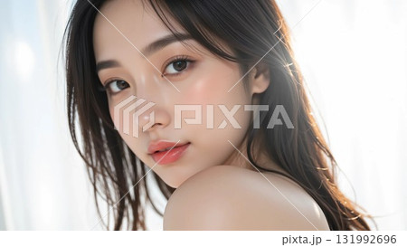 綺麗な女性のビューティーイメージ 131992696