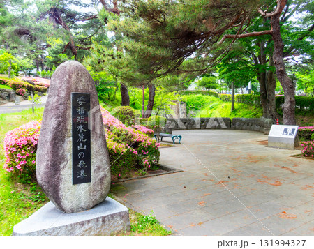 新緑に包まれた安積疏水の景色 131994327