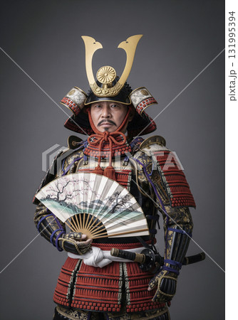 甲冑を着た武将 日本のサムライ 甲冑を着た武将 日本のサムライ 131995394