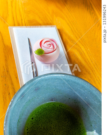 風情豊かな美味しそうなバラの和菓子と抹茶 風情豊かな美味しそうなバラの和菓子と抹茶 131996243