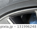 ホイールリムのガリ傷のクローズアップ 131996248