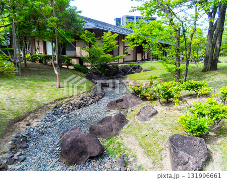 新緑の美しい風情豊かな庭園 131996661