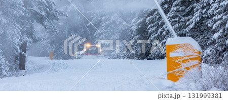 Snow groomer ratrack machine, ski slope, banner Snow groomer ratrack machine, ski slope, banner 131999381