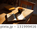 夕方の光とノート 夕方の光とノート 131999416