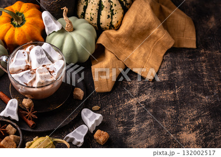 Halloween hot chocolat with ghost marshmellow 132002517