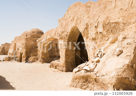 Abandoned starwars village in Tunisia. Animal bones at entrance. Abandoned starwars village in Tunisia. Animal bones at entrance. 132003926
