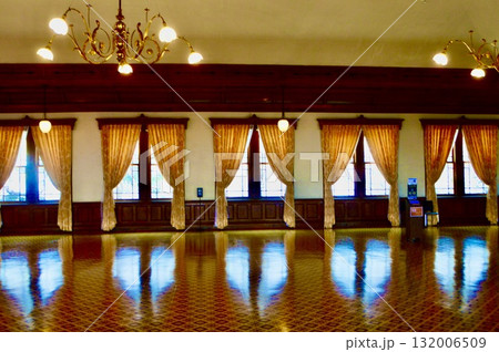 旧函館区公会堂 2階の大広間（北海道函館市元町11-13） 132006509