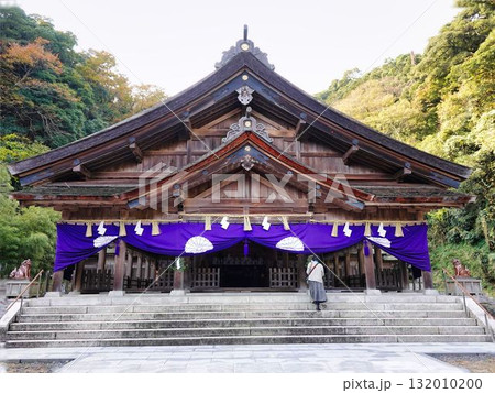 紅葉に包まれた、美保神社 紅葉に包まれた、美保神社 132010200