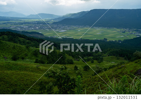 大観峰から眺める田園地帯の広がる阿蘇　熊本 132011531