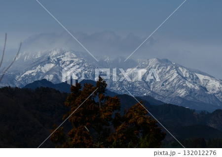雪化粧した日光連山女峰山 雪化粧した日光連山女峰山 132012276
