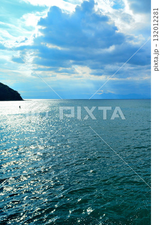 江の島弁天橋からの江の島 相模湾 132012281