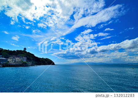 江の島弁天橋からの江の島 相模湾 132012283