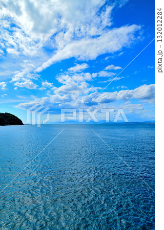 江の島弁天橋からの江の島 相模湾 132012284