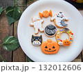 ハロウィンのアイシングクッキー 132012606