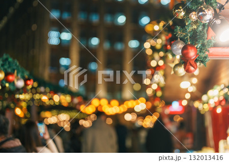 Christmas market background with Christmas tree with decoration and lights. Merry Christmas, holiday and happy New Year concept Christmas market background with Christmas tree with decoration and lights. Merry Christmas, holiday and happy New Year concept 132013416