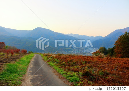 11月の信州青木村の風景　　　信州の風景 132015397