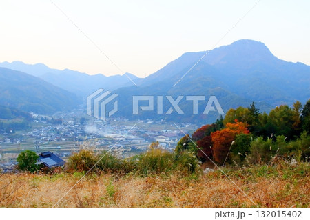 11月の信州青木村の風景　　　信州の風景 132015402