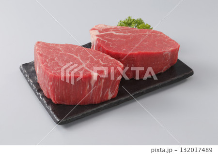 牛ヒレ肉ステーキ用 132017489