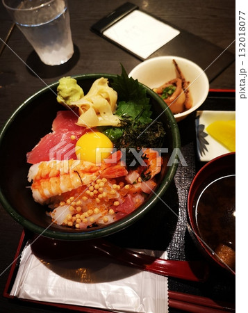 海鮮丼 132018077