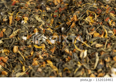 a large amount of large-leaved green tea , dry high-quality expensive tea for the tea ceremony with the addition of natural flavors 132018461