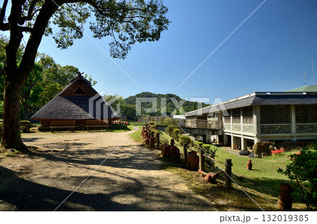 紀伊風土記の丘(右手が資料館)　【和歌山県和歌山市】 132019385