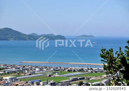 名草山から浜の宮ビーチ・沖の島を望む　【和歌山県和歌山市】 132020543