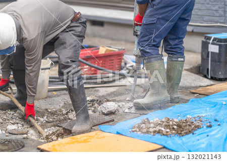 はつり工事 手作業 電動ハンマ 破つりハンマー はつり工事 手作業 電動ハンマ 破つりハンマー 132021143
