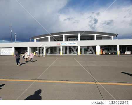利尻空港(飛行機降りた後)にて 利尻空港(飛行機降りた後)にて 132022841