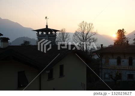 Epic Como lake view trees and fog Epic Como lake view trees and fog 132023627