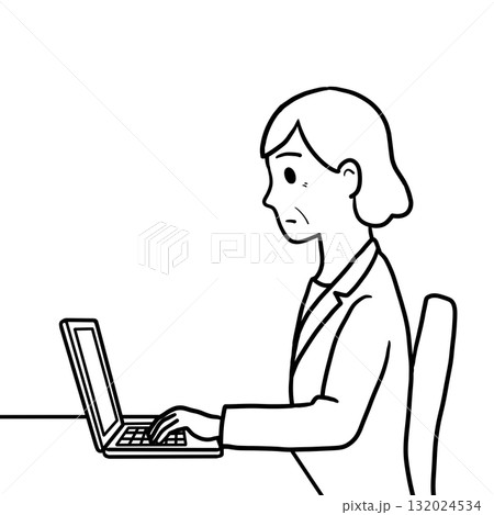 真剣な表情のシニア女性 パソコン作業中(線画のみ・横向き) 真剣な表情のシニア女性 パソコン作業中(線画のみ・横向き) 132024534