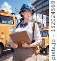 建設現場で働く作業員 132024569