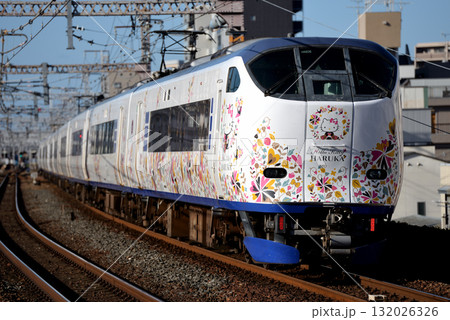 梅田貨物線を走る281系関空特急はるか7号 132026326