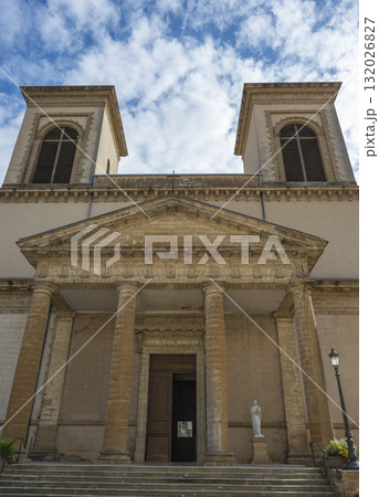 Interior view of Sainte-Marie-Madeleine church in Landes,40, Mont de Marsan 132026827