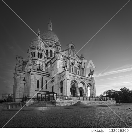 Montmartre sunset view of Sacre Coeur Basilica in Paris with vibrant skies 132026869