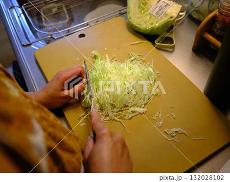 キャベツの千切り 132028102