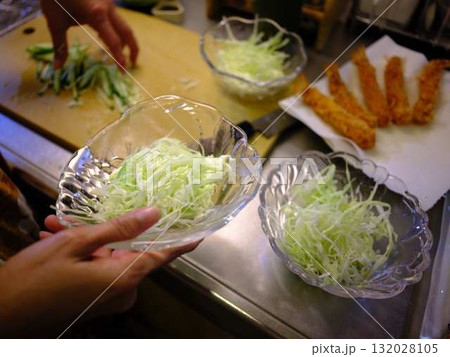 キャベツの千切り 132028105