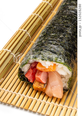 具がぎっしり詰まった節分の恵方巻 具がぎっしり詰まった節分の恵方巻 132028280