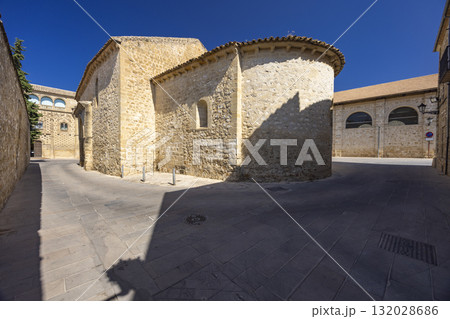 Callejon de los Dientes a historic street in Baeza Andalucia Callejon de los Dientes a historic street in Baeza Andalucia 132028686