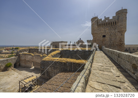 Oropesa castle in Toledo, Spain, historic fortress architecture Oropesa castle in Toledo, Spain, historic fortress architecture 132028720