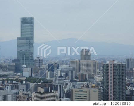 あべのハルカスと大阪市街の高層ビル群 132028810