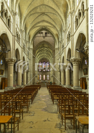 Eglise Saint Nicolas d'Epernay interior architecture and nave 132029281