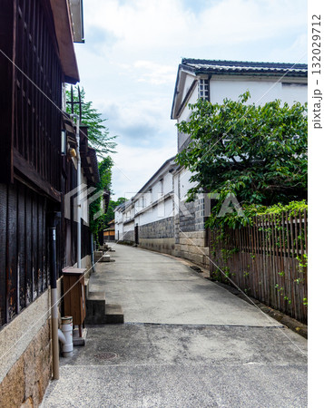 歴史が息づく風情豊かな倉敷美観地区の街並み 132029712