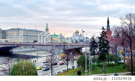 Zaryadye. Kremlin. Moscow. Golden autumn. Bridge 132029916