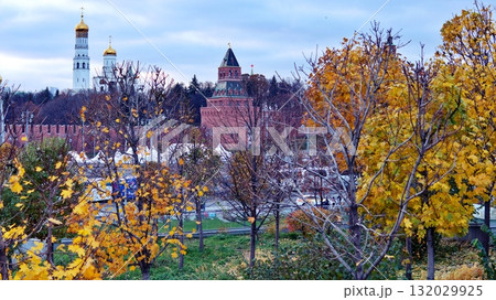 Zaryadye. Kremlin. Moscow. Golden autumn. Zaryadye. Kremlin. Moscow. Golden autumn. 132029925