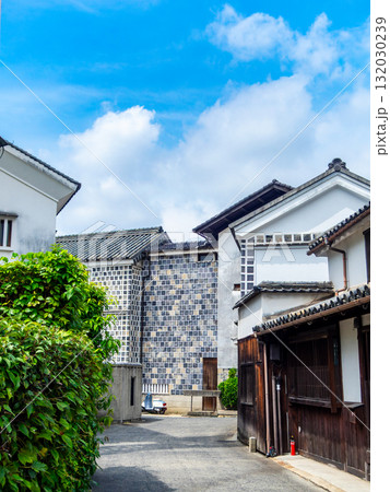 歴史が息づく風情豊かな倉敷美観地区の街並み 歴史が息づく風情豊かな倉敷美観地区の街並み 132030239