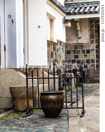 歴史が息づく風情豊かな倉敷美観地区の街並み 132030261